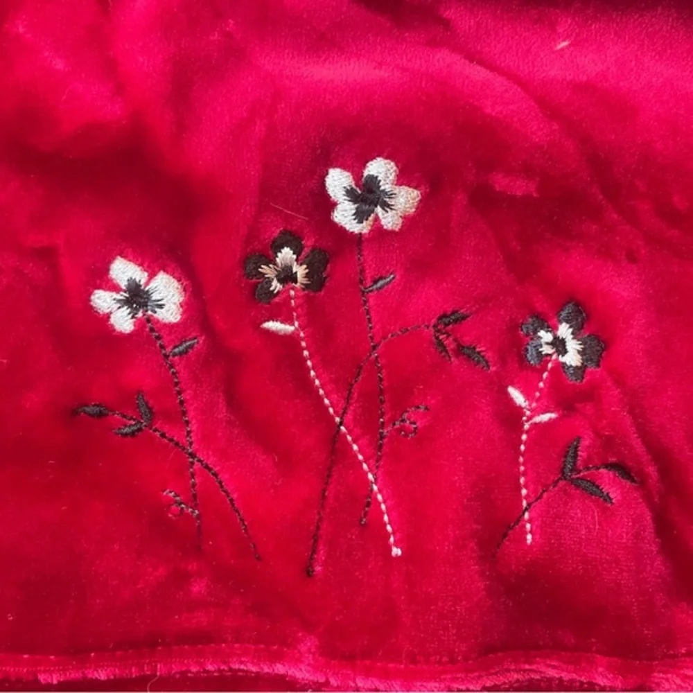 VTG OshKosh Velvet‎ Dress Size 3t with Black And White Embroidered Flowers